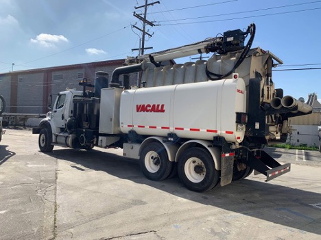 Industrial vacuum truck cleaning company in East Chicago Indiana